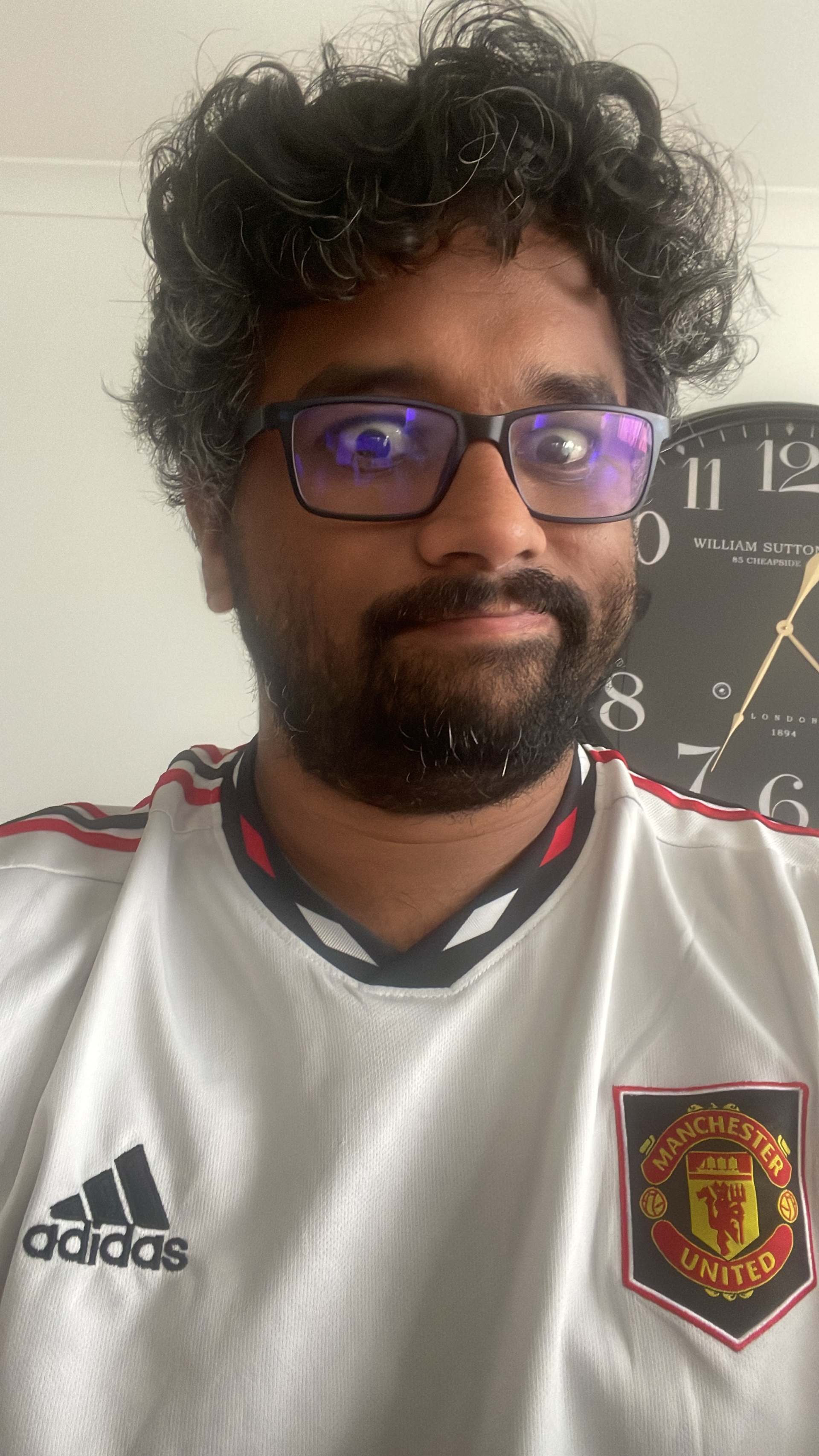 V (veevee.lens) Lens social identity (.lens handle) PFP