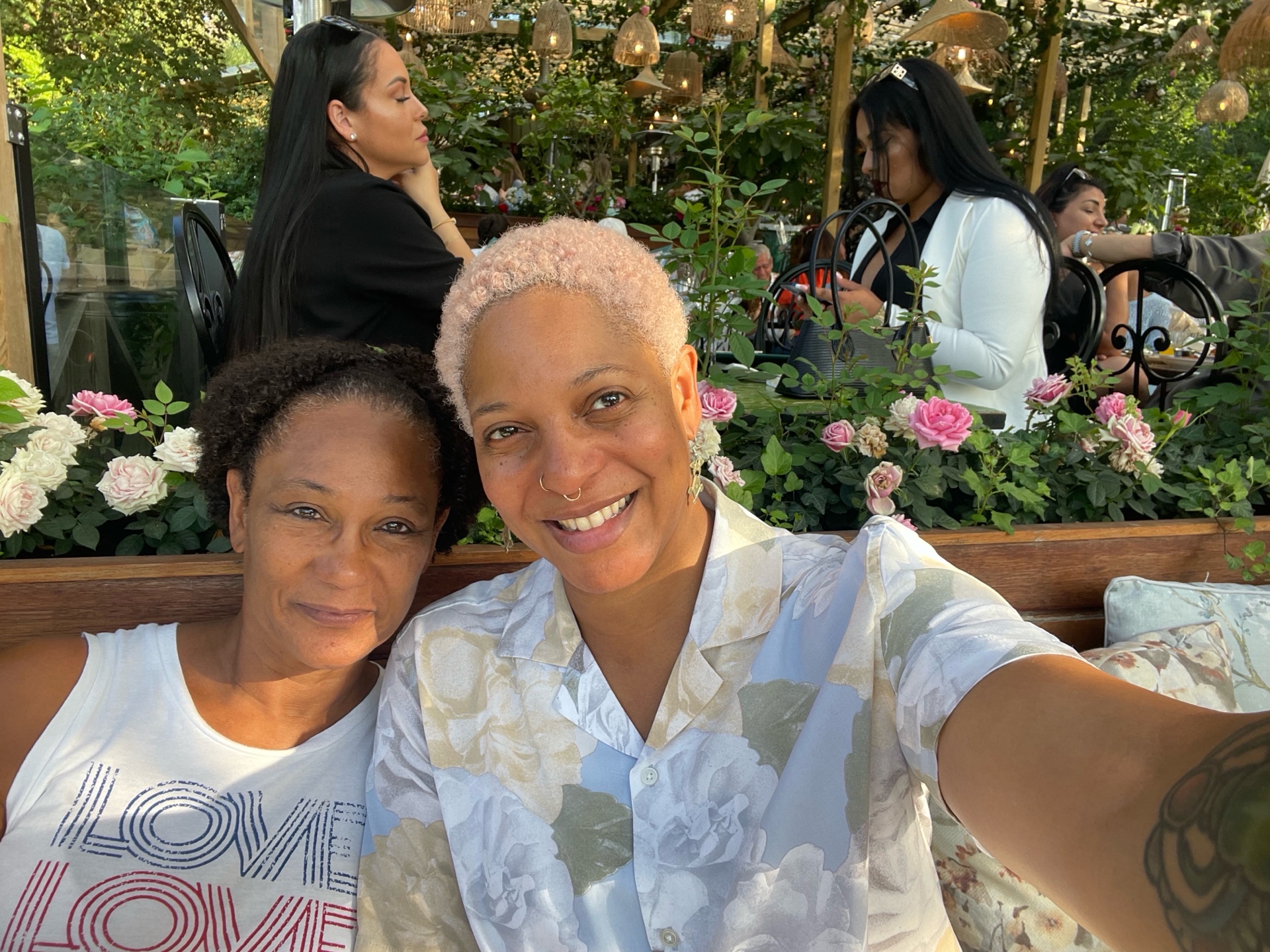 YESLADYPHEONIX (yesladyphe.lens) Lens social identity (.lens handle) PFP