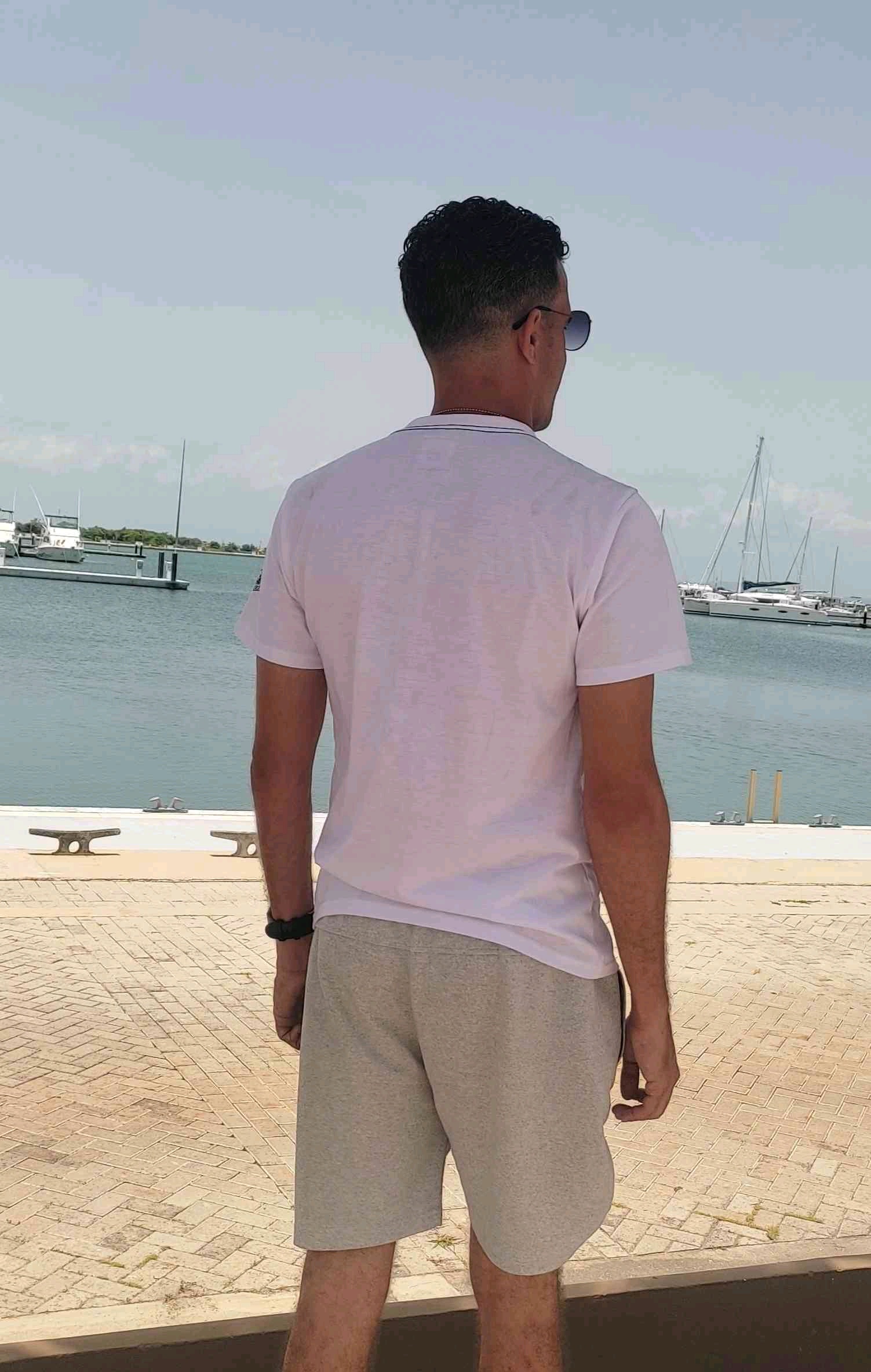 pochy87 (pochy87.lens) Lens social identity (.lens handle) PFP