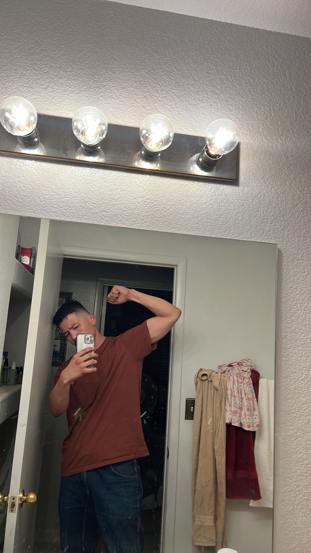 fabian corona (corona7022.lens) Lens social identity (.lens handle) PFP