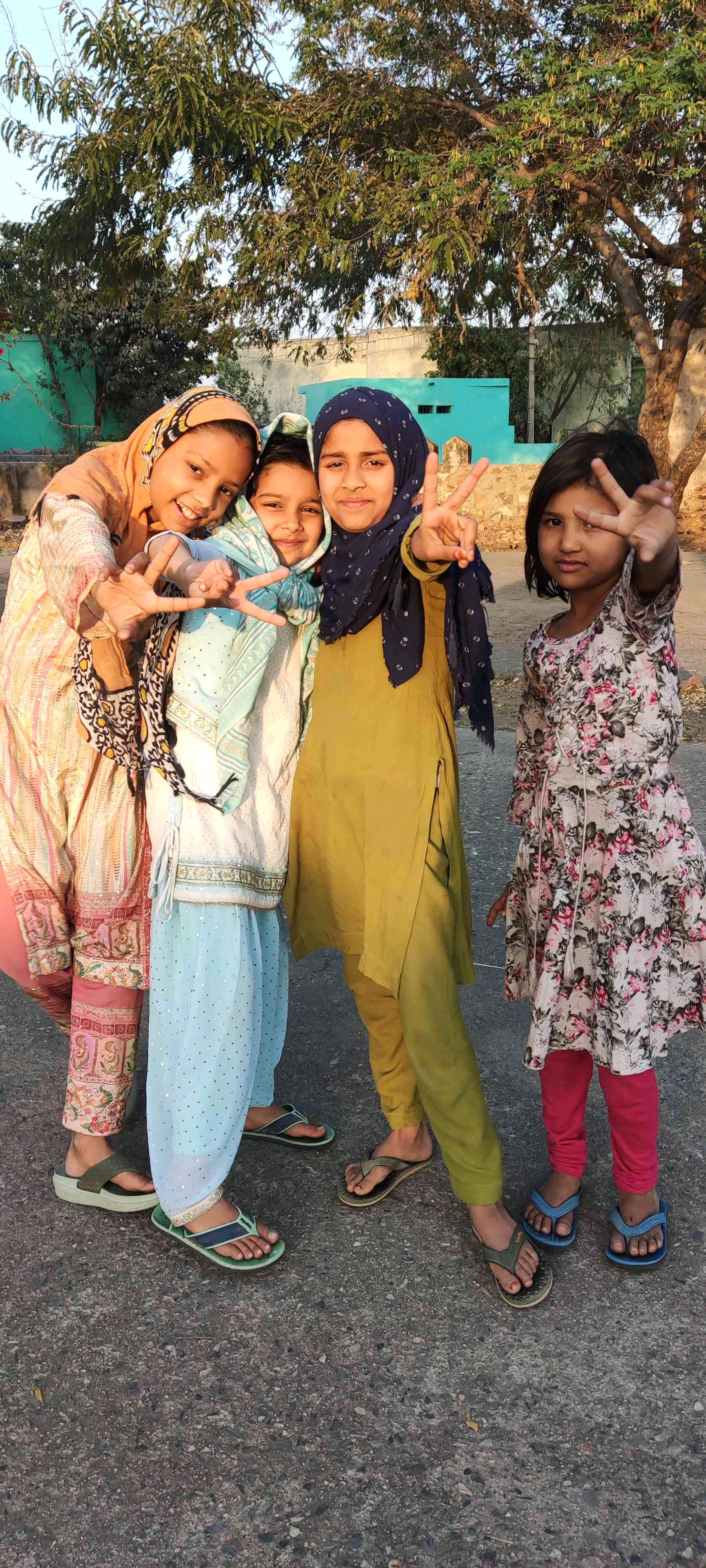 Loob Movie (loobmovie.lens) Lens social identity (.lens handle) PFP