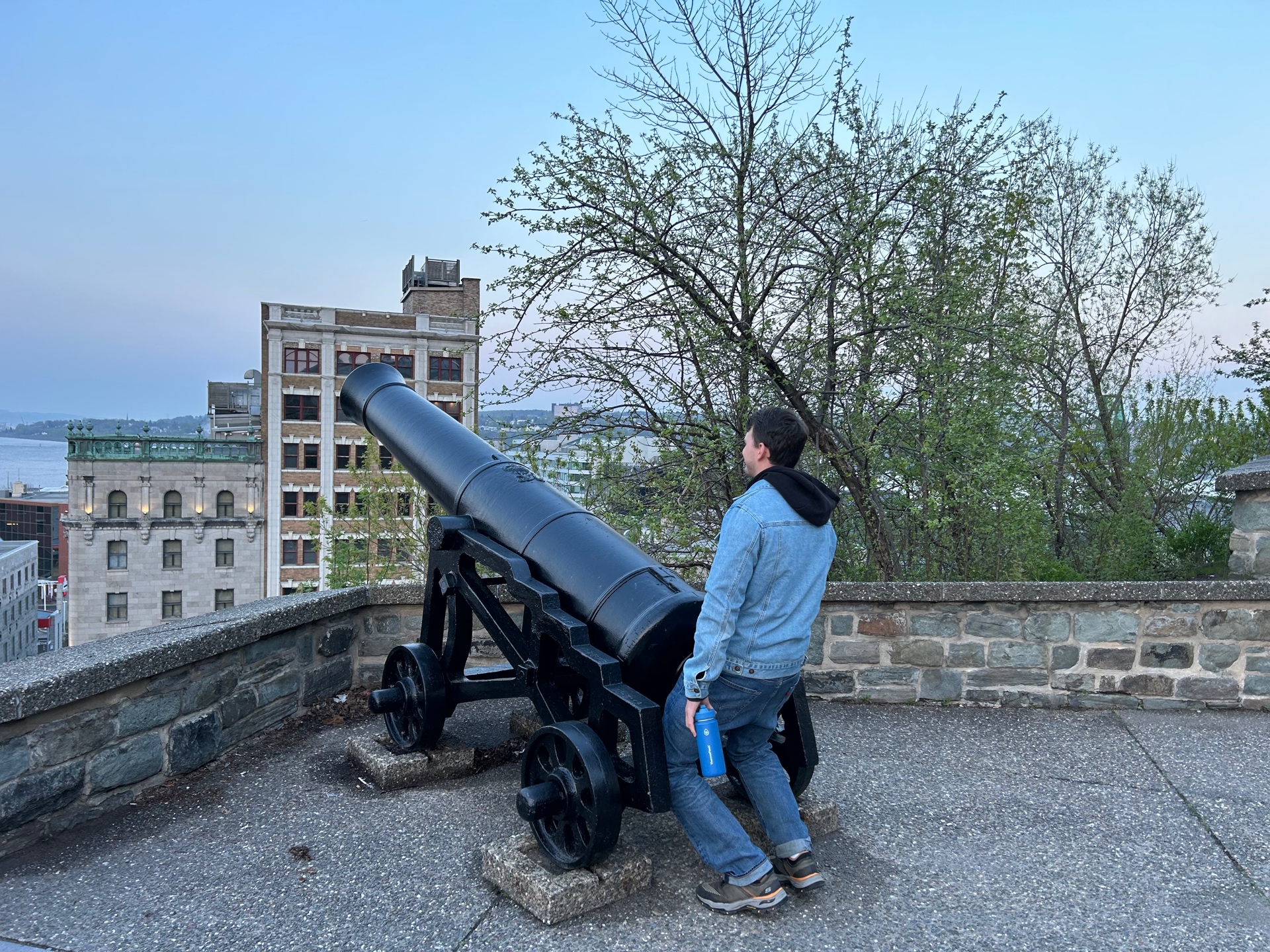 Pazval (bastua.lens) Lens social identity (.lens handle) PFP