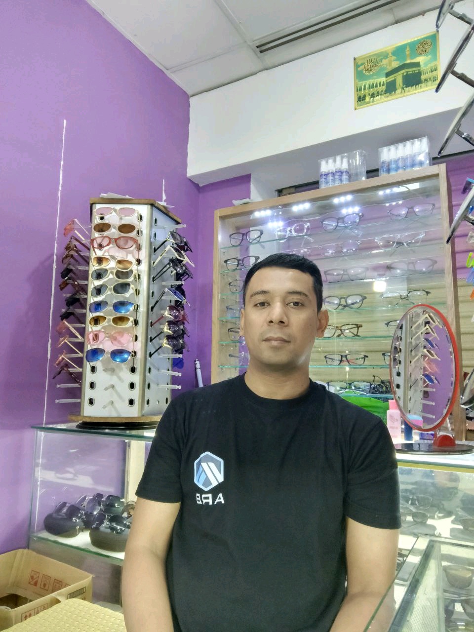 akew (luminaire.lens) Lens social identity (.lens handle) PFP