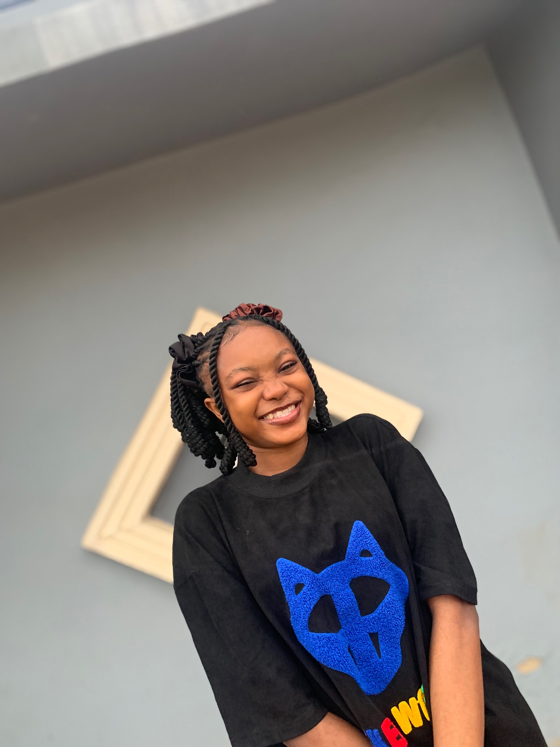 EjideomoAyinke (thequeenbee.lens) Lens social identity (.lens handle) PFP