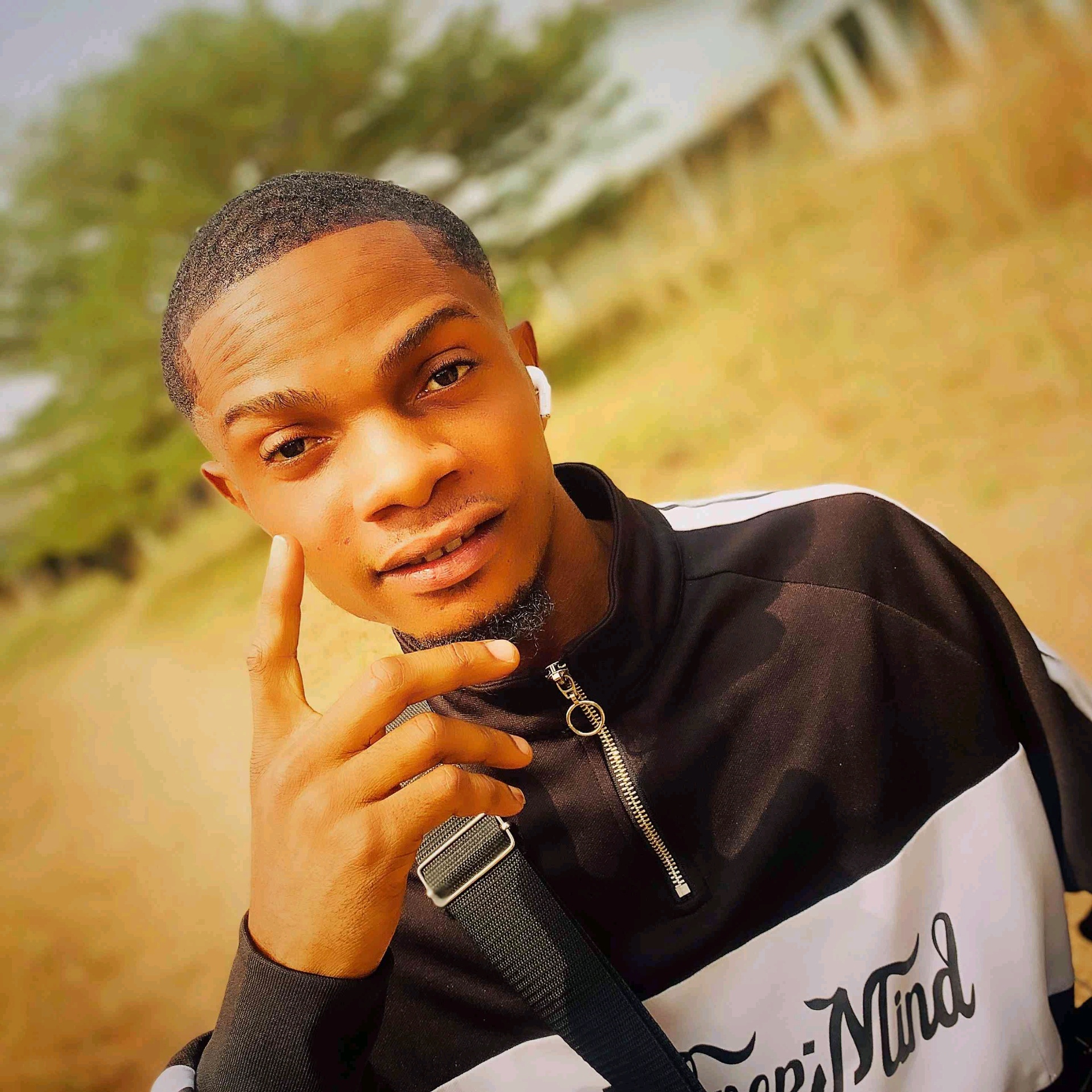 Godwin (wynobnkz.lens) Lens social identity (.lens handle) PFP