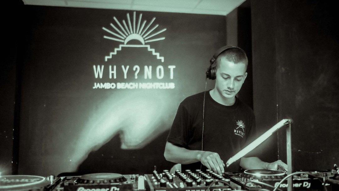 Why?NotNightclub (whynotclub.lens) Lens social identity (.lens handle) PFP