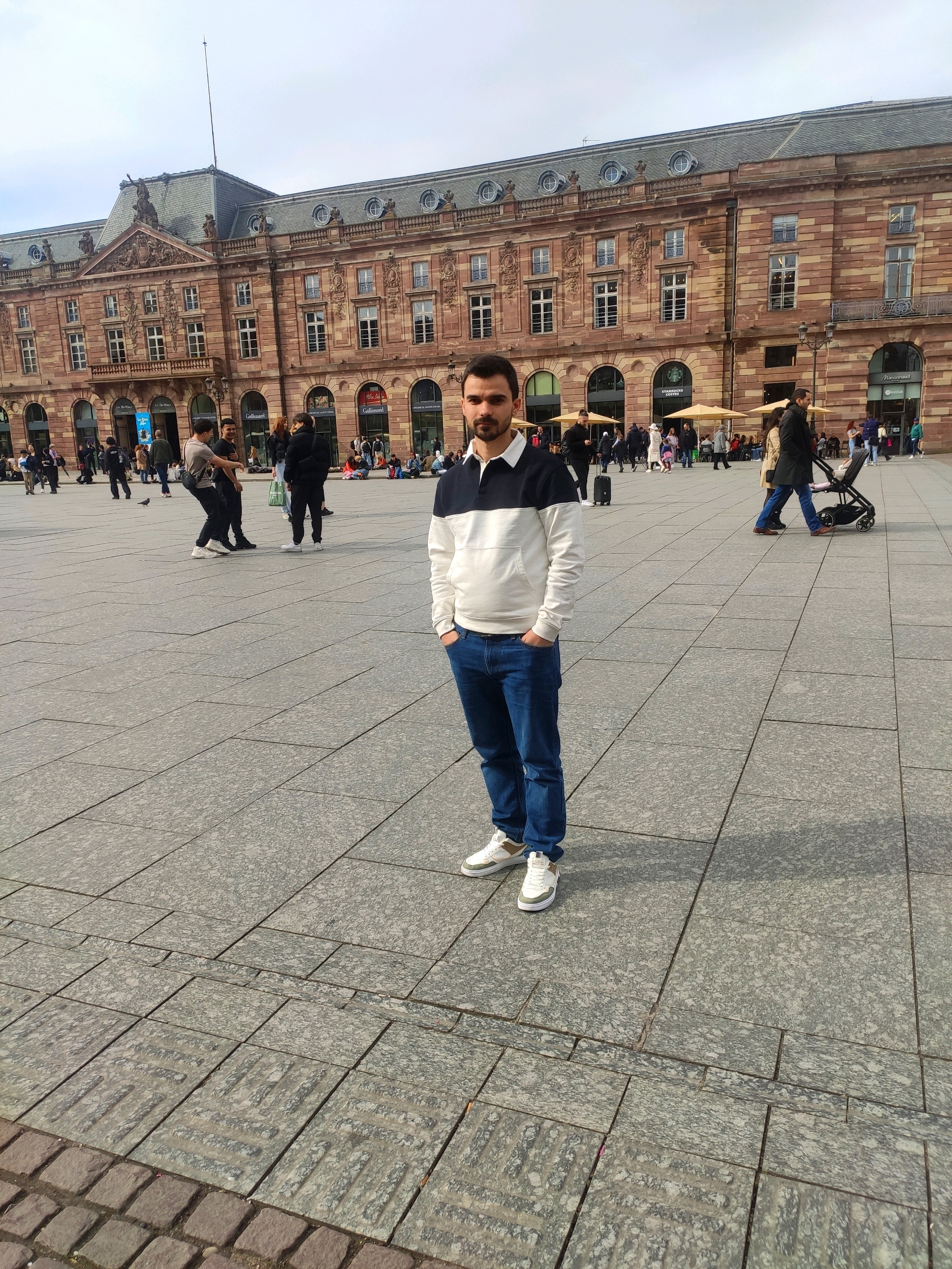 Dmytro (dmytror.lens) Lens social identity (.lens handle) PFP