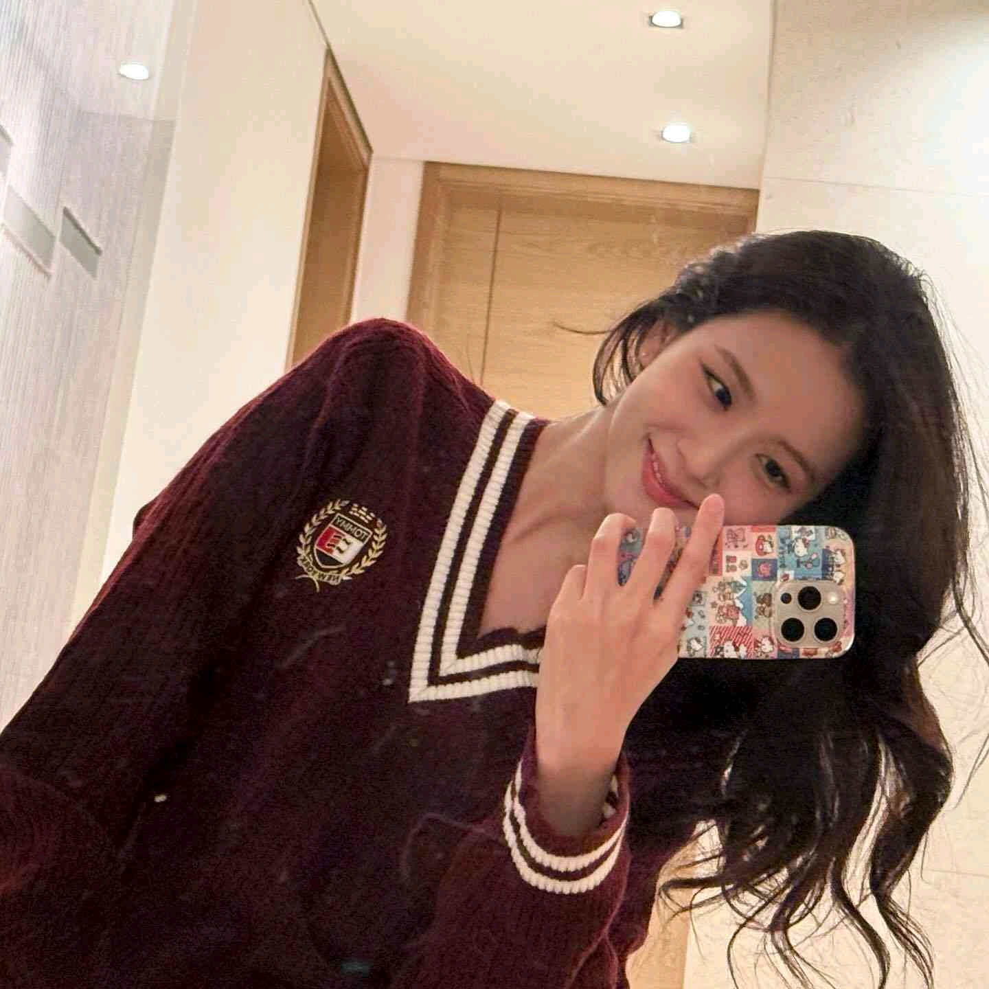 yey (jaiile.lens) Lens social identity (.lens handle) PFP