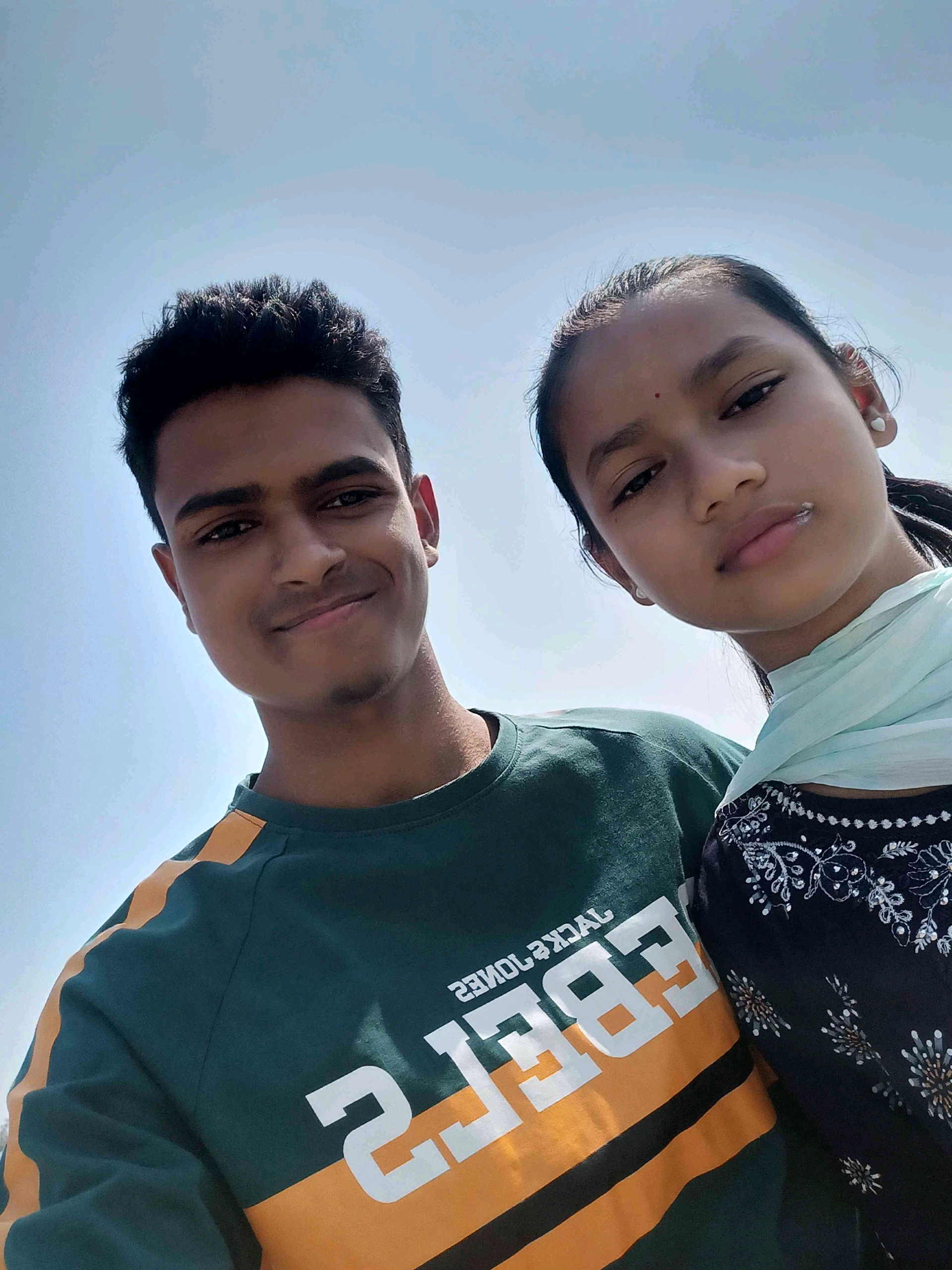 aru (hchvfy.lens) Lens social identity (.lens handle) PFP