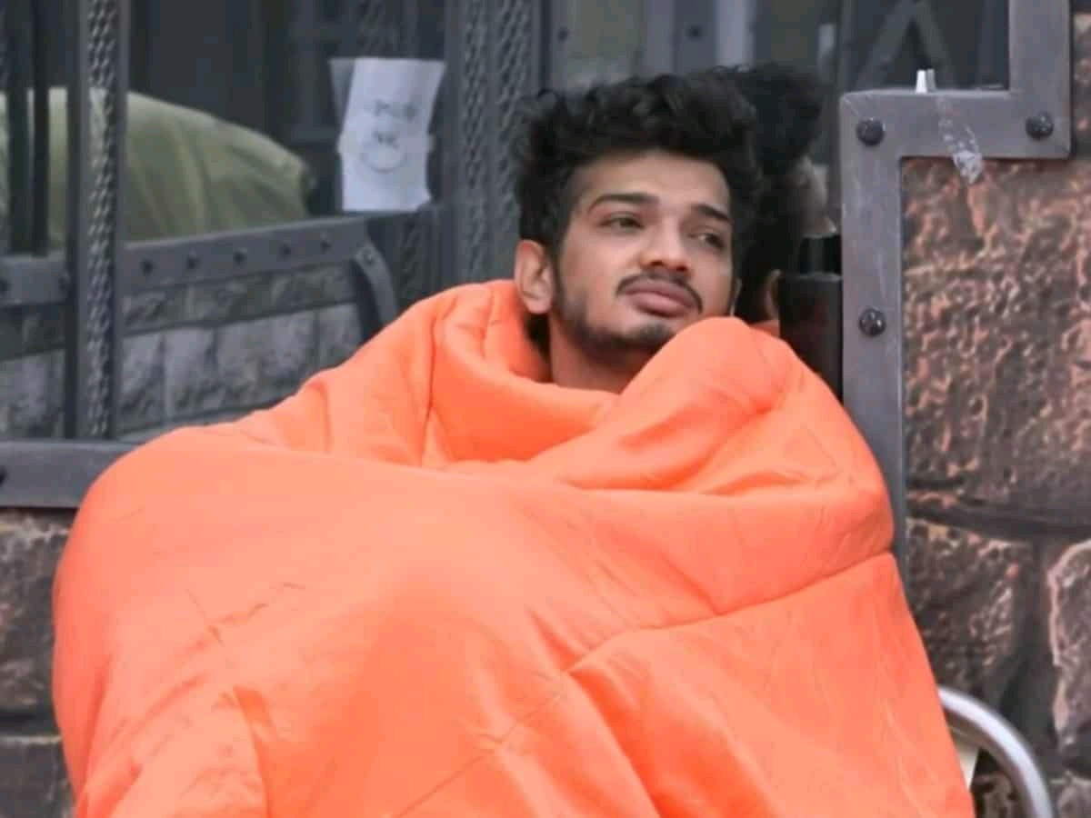 Vivek (vivekprajapat2.lens) Lens social identity (.lens handle) PFP