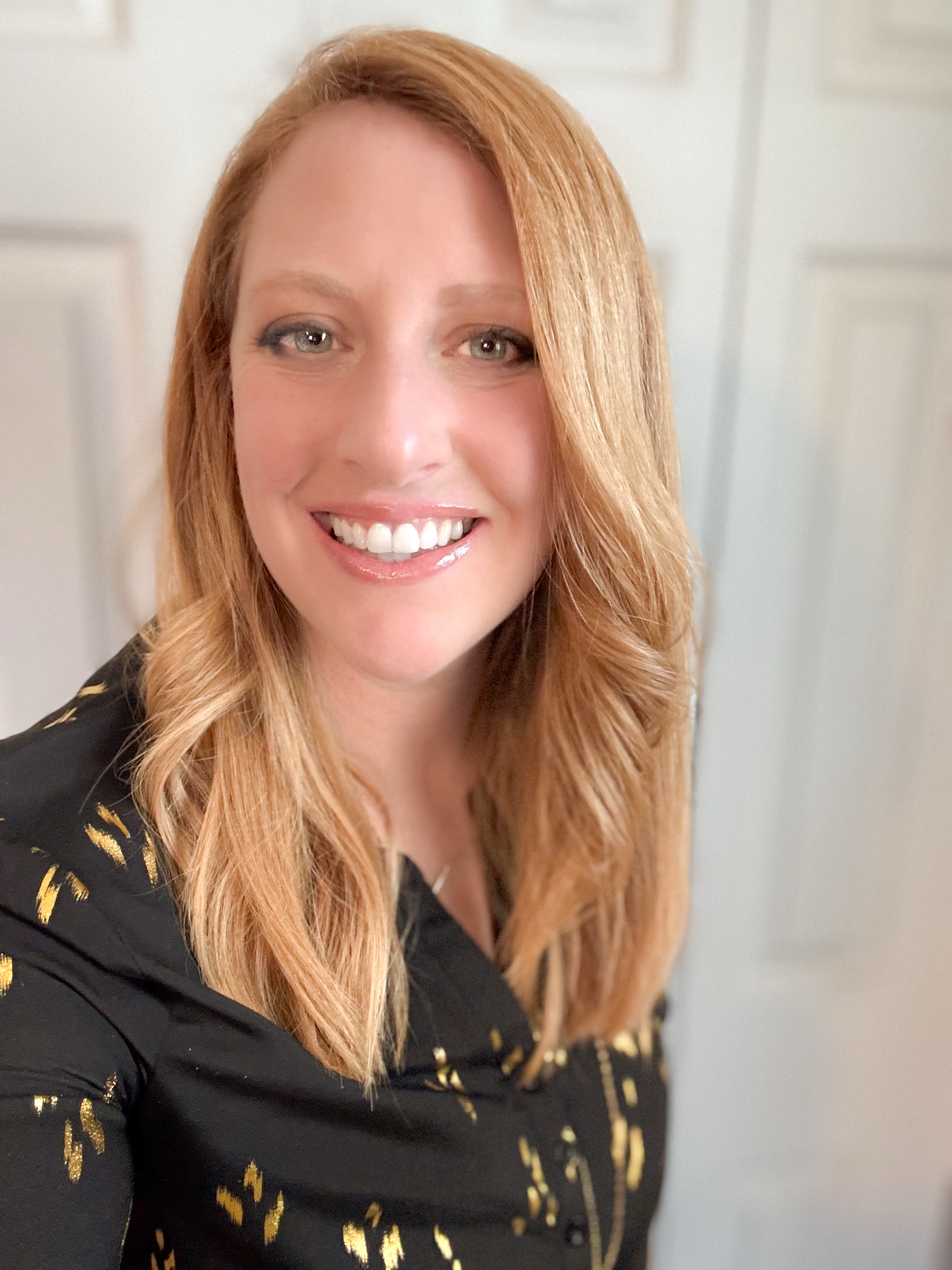 Renee (rainydayreneej.lens) Lens social identity (.lens handle) PFP