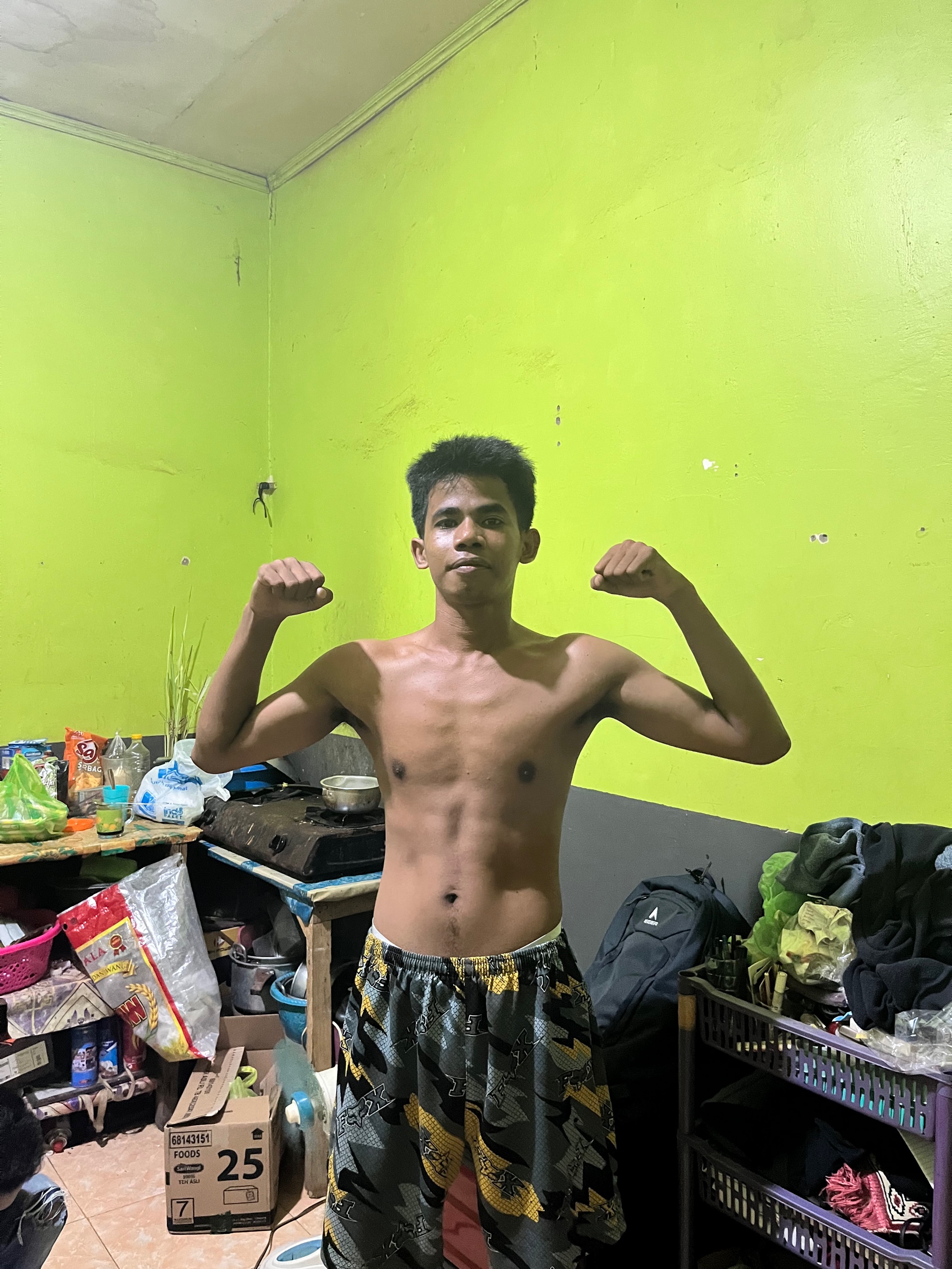 TnT Lipuogena (hcchjnbb.lens) Lens social identity (.lens handle) PFP