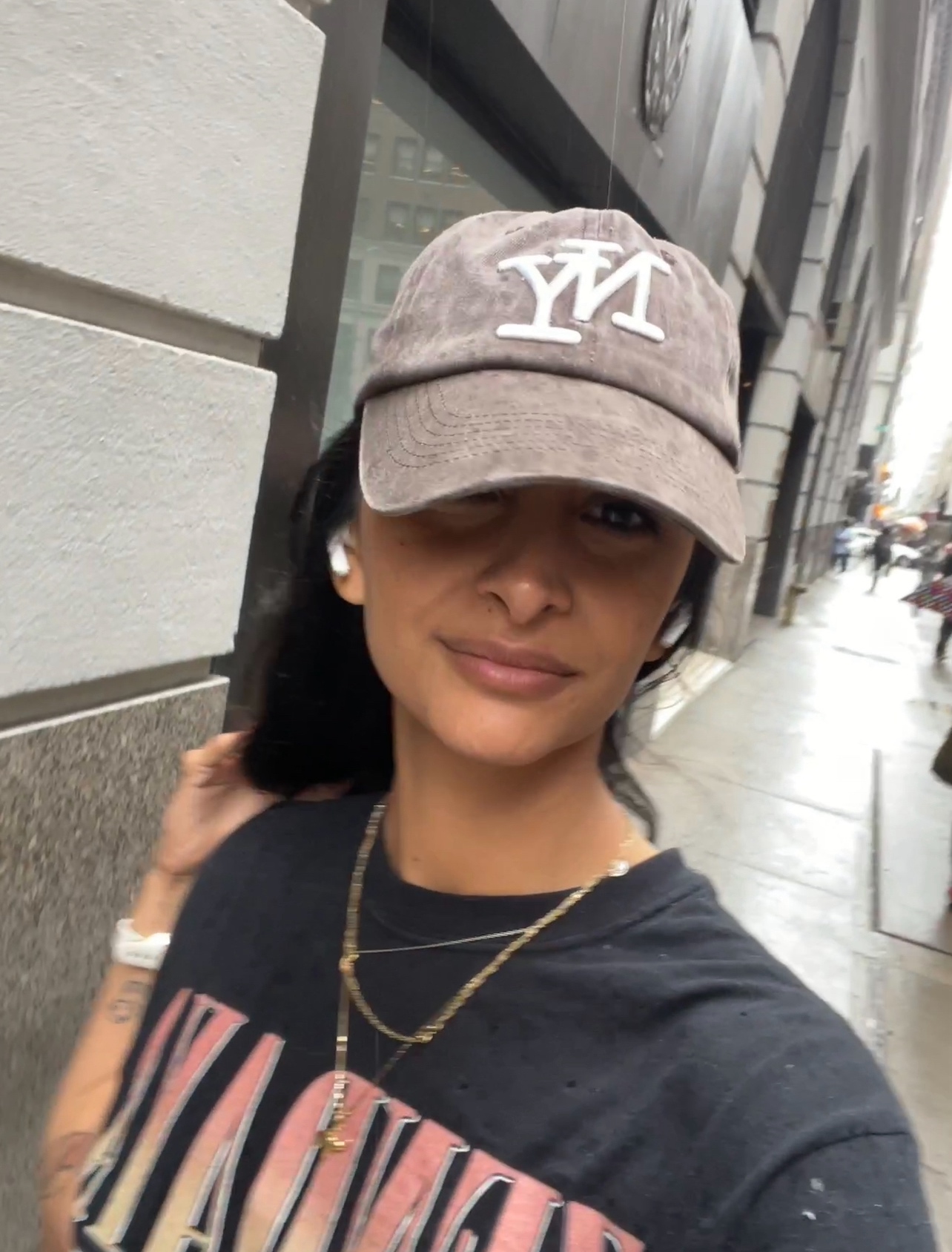 Camille (chamomileandhoney.lens) Lens social identity (.lens handle) PFP