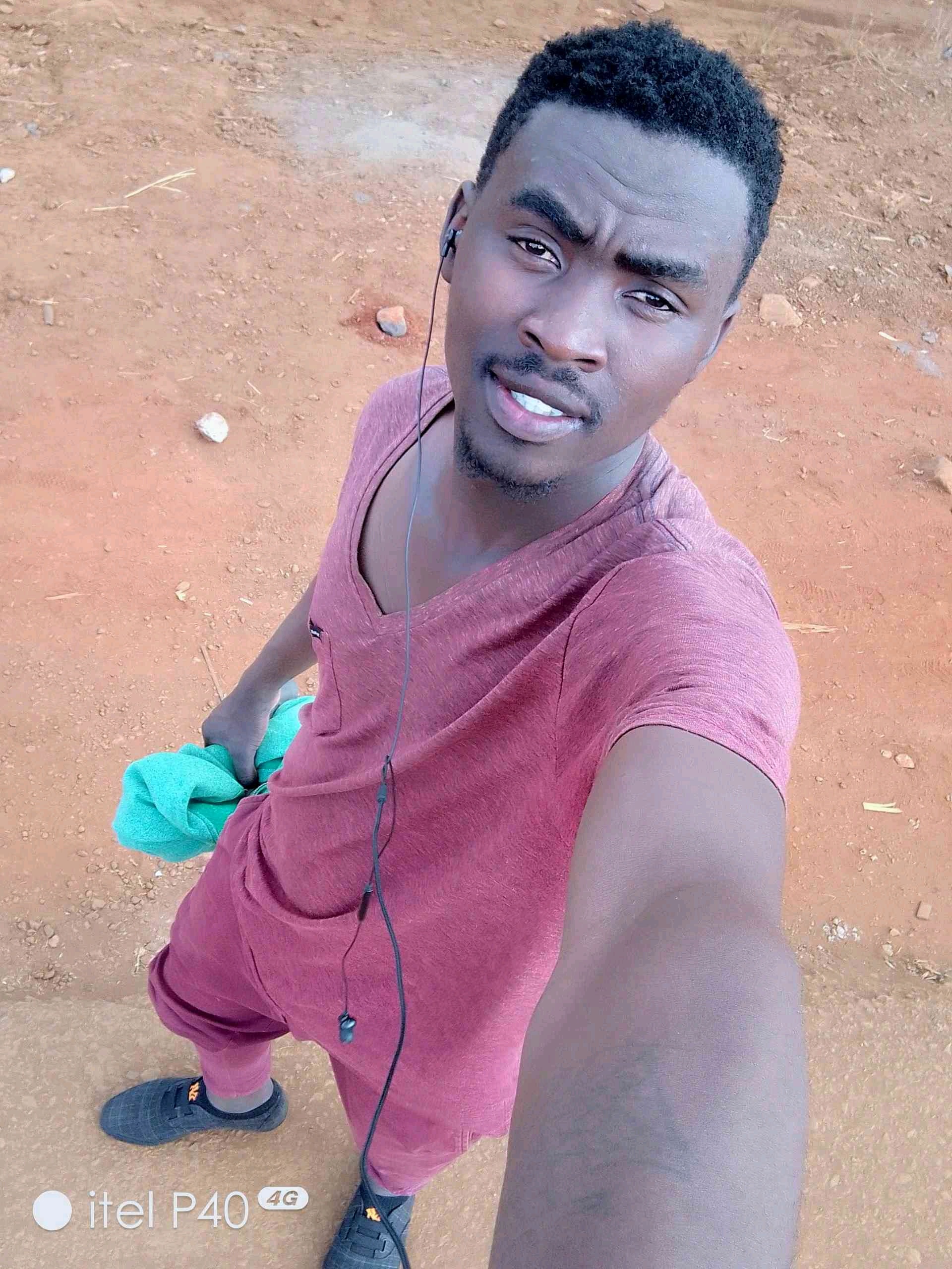 June (hundle.lens) Lens social identity (.lens handle) PFP