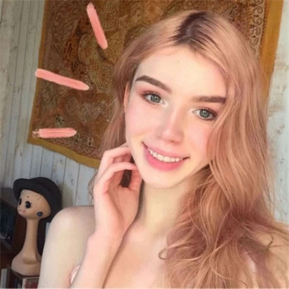 Vibian (vivian1.lens) Lens social identity (.lens handle) PFP