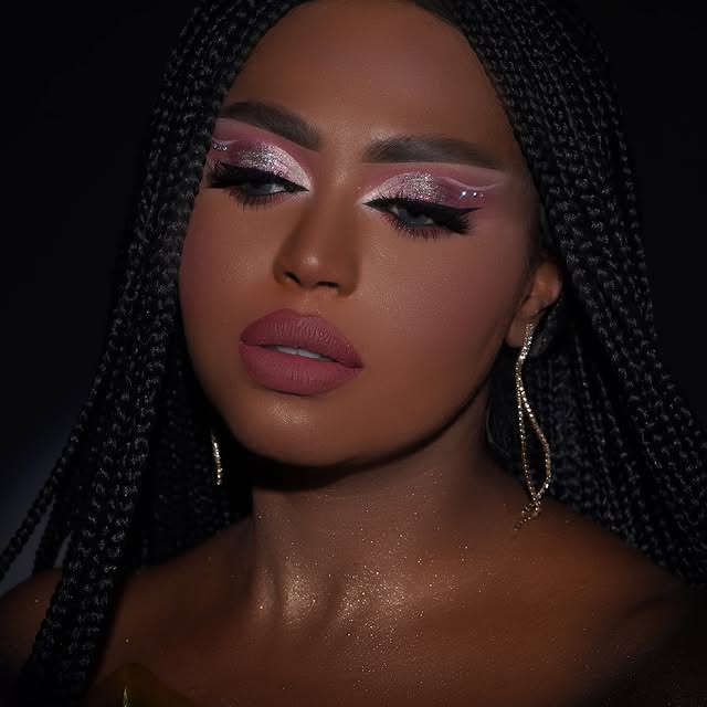 Phoen Lex (twitthis.lens) Lens social identity (.lens handle) PFP