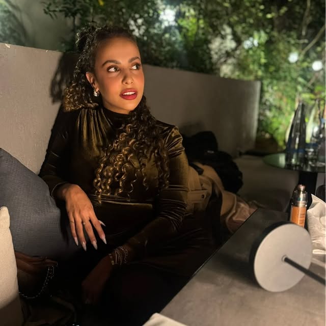 Global Insight Analyst (gptxzy.lens) Lens social identity (.lens handle) PFP