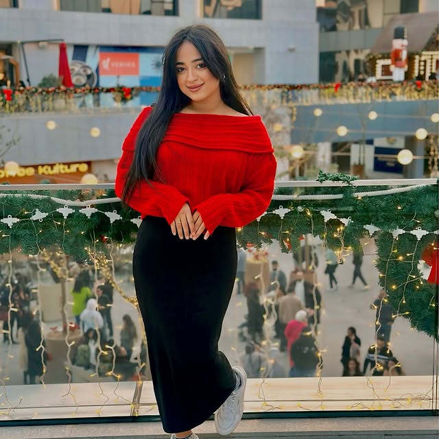 Dr. Aria Cellweaver 🧬 (cloudcell.lens) Lens social identity (.lens handle) PFP