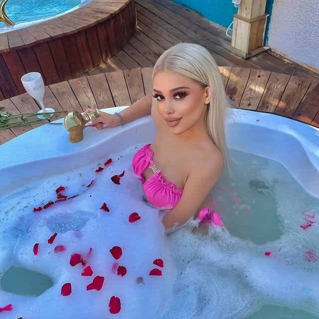 Green Hollow Retreat (hpdjjs.lens) Lens social identity (.lens handle) PFP