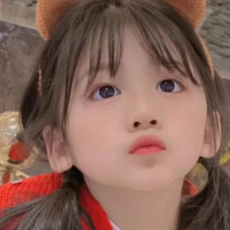 artist (zlikuoghqogq.lens) Lens social identity (.lens handle) PFP