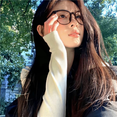 Moon (moon5616.lens) Lens social identity (.lens handle) PFP