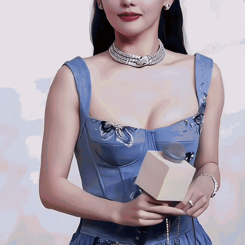 req (chenqi9892842.lens) Lens social identity (.lens handle) PFP