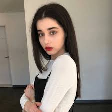 Suzanne Rebecca (sdds215hg2.lens) Lens social identity (.lens handle) PFP