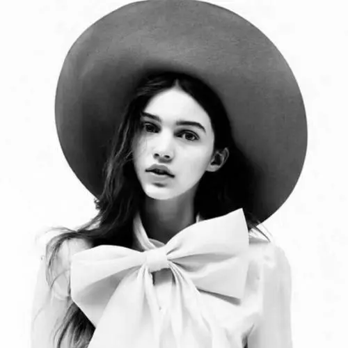 lina (oneropenm.lens) Lens social identity (.lens handle) PFP