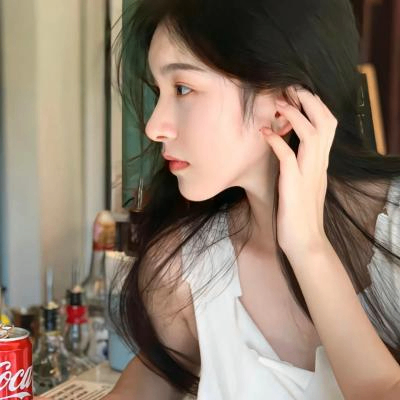 May julie (mayjulie.lens) Lens social identity (.lens handle) PFP