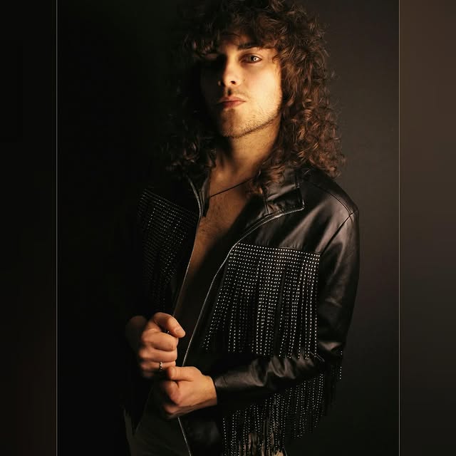 Luminous Lenses (webhostsy.lens) Lens social identity (.lens handle) PFP