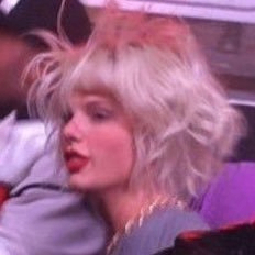 Poetbiiitcher (poetbiiitcher.lens) Lens social identity (.lens handle) PFP