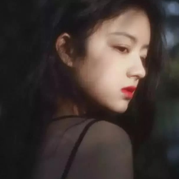 Sandra Pound (uuuutt.lens) Lens social identity (.lens handle) PFP