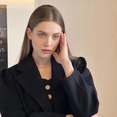 Alexandra (alexandrax.lens) Lens social identity (.lens handle) PFP