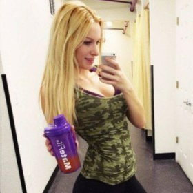 Anna (annamoto.lens) Lens social identity (.lens handle) PFP