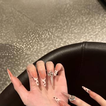 bncghbjhbhm (callistas.lens) Lens social identity (.lens handle) PFP