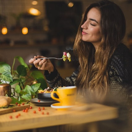 Lucia (colorfulballoon.lens) Lens social identity (.lens handle) PFP