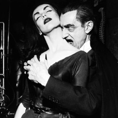 TheVampiraShow (thevampirashow.lens) Lens social identity (.lens handle) PFP