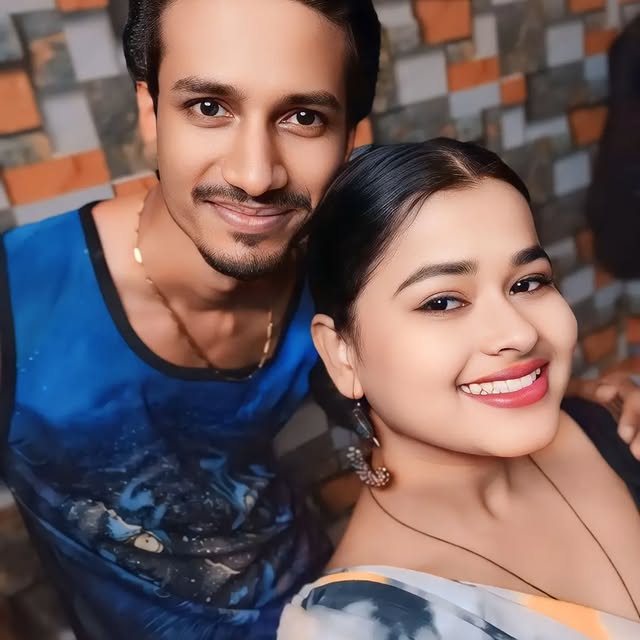 Regina Statute (adtegrity.lens) Lens social identity (.lens handle) PFP