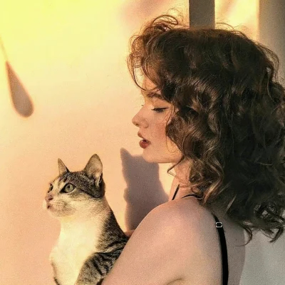 Melanieee (rihannaaa.lens) Lens social identity (.lens handle) PFP