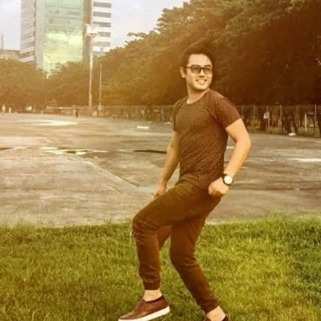 Lexi Grammatikos (pages04.lens) Lens social identity (.lens handle) PFP