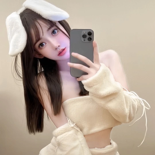 Gloria (glorina.lens) Lens social identity (.lens handle) PFP