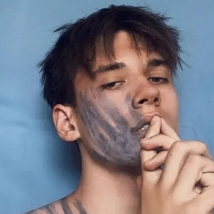 Destiny (hoooh123456789012345678.lens) Lens social identity (.lens handle) PFP