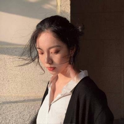 Shirley (yoloq.lens) Lens social identity (.lens handle) PFP