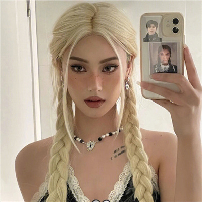 Zize (zeze2.lens) Lens social identity (.lens handle) PFP