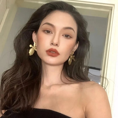 Teresa Gibbon (yymmm.lens) Lens social identity (.lens handle) PFP