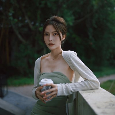 Natalie (yumenger.lens) Lens social identity (.lens handle) PFP