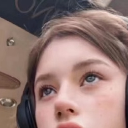 CharlotteHunter (nataliejulian.lens) Lens social identity (.lens handle) PFP