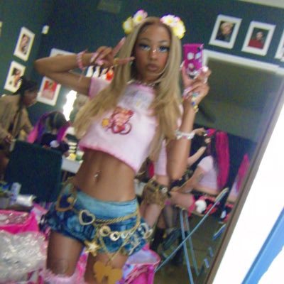 virtualxdoll (virtualxdoll.lens) Lens social identity (.lens handle) PFP