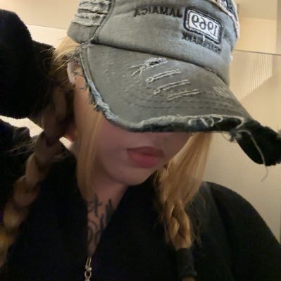 hitgirlsworld (hitgirlsworld.lens) Lens social identity (.lens handle) PFP