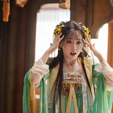 g  dthjguiggrr (lucassa.lens) Lens social identity (.lens handle) PFP